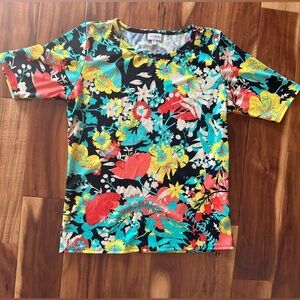 LuLaRoe Black Floral Gigi Short Sleeved Top size XL